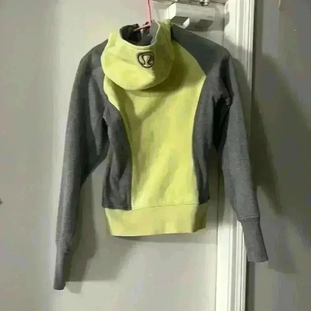 Lululemon woman sweater